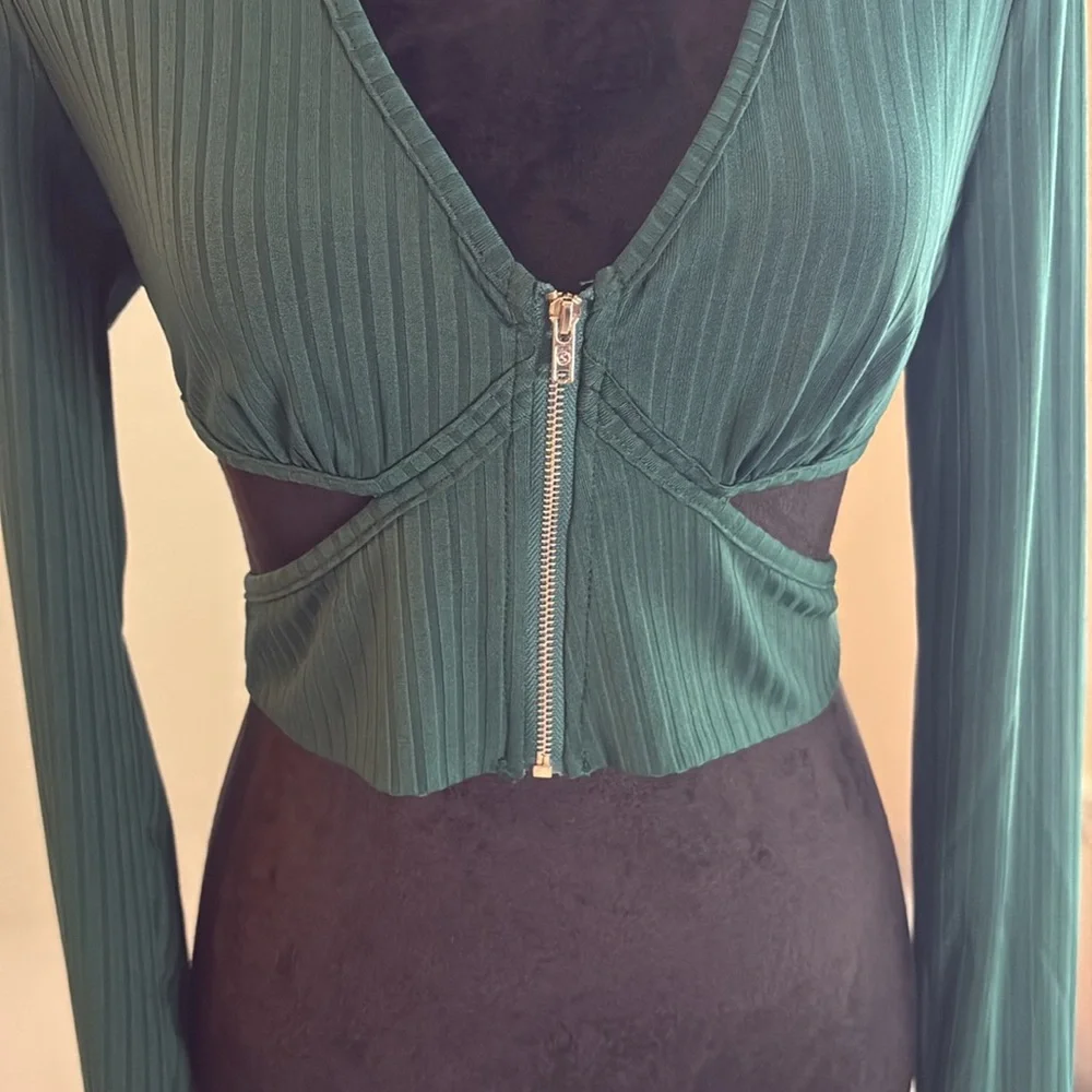 SHEIN Sexy Top - Picture 3 of 4
